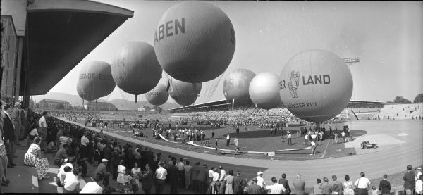 Ballon-Wettfliegen, Zürich 1952. Schwarz-weiss Fotonegativ 5 x 11 cm. 8/265/2