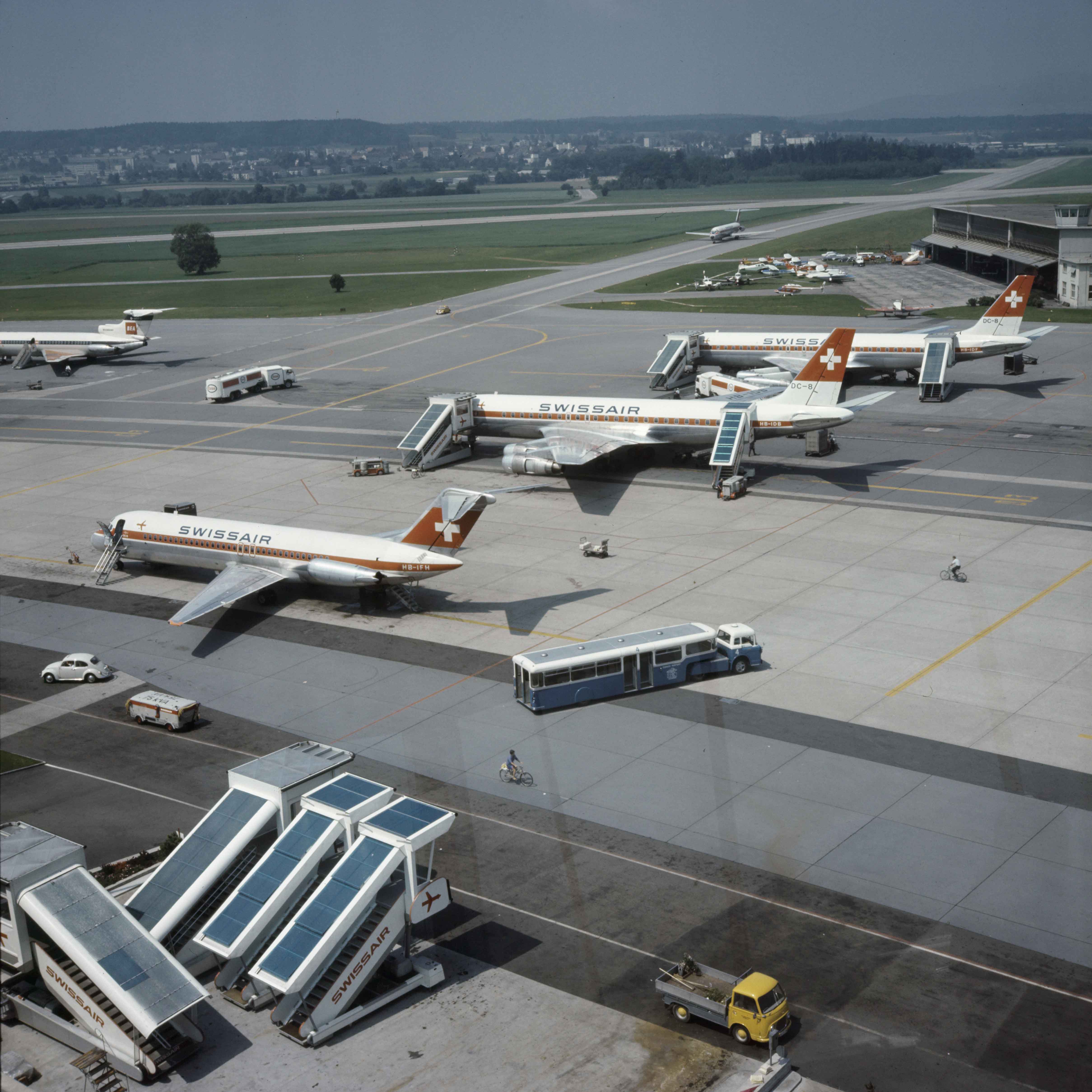 Diverse Swissair-Maschinen am Flughafen Zürich-Kloten, aufgenom